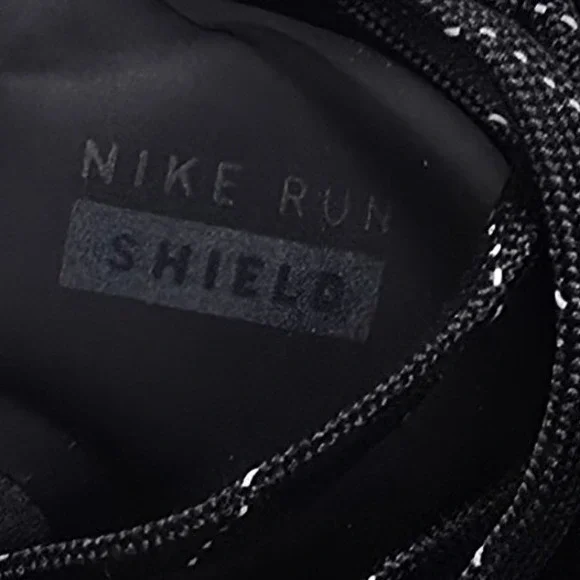 Nike Men's Size 10 Air Zoom Pegasus 39 Shield Running Shoes Black Storm Tread